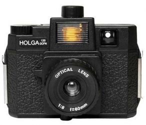 Фотоаппарат Holga 120GCFN со встроенной цветной вспышкой и стеклянными линзами